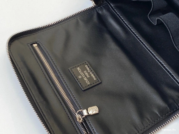 LOUIS POUCH VUITTON TOILETRY 0503